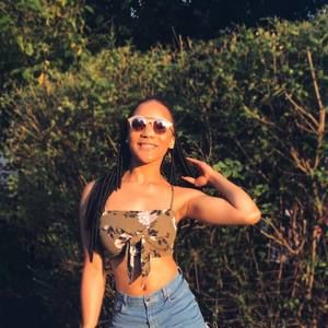 Meet your Posher, Kiana